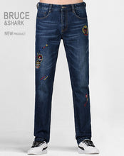 Load image into Gallery viewer, Bruce&amp;Shark New Jeans Men Fashion Casual High Quality Embroidery Straight leg Cotton Soften Thicken Streching SIZE 28 TO 42 8265
